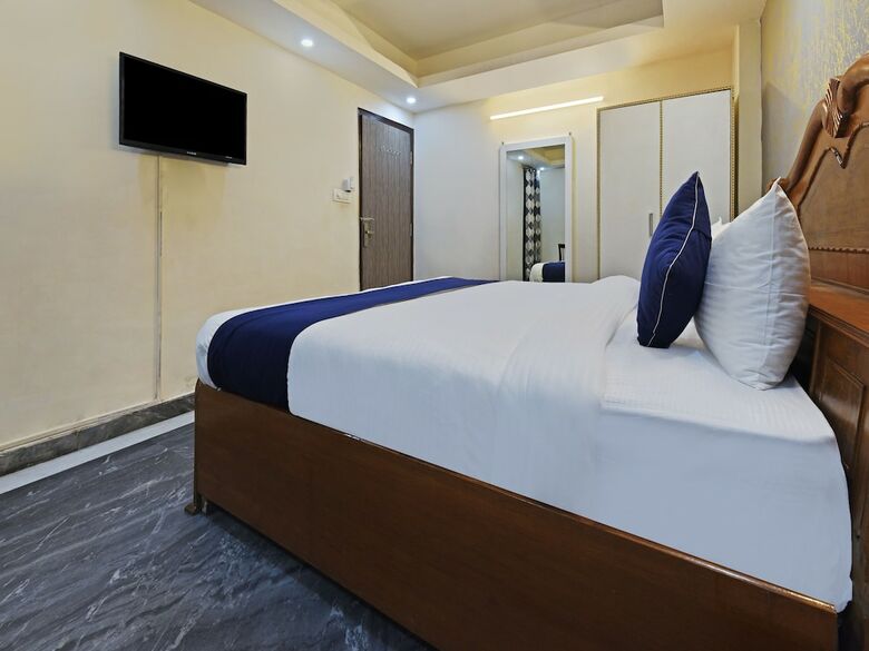Hotel Silverkey Executive Stays 24038 B-56 Sector 22