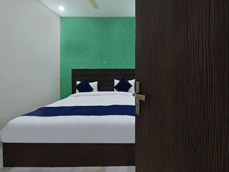 Hotel Silverkey Executive Stays 24038 B-56 Sector 22