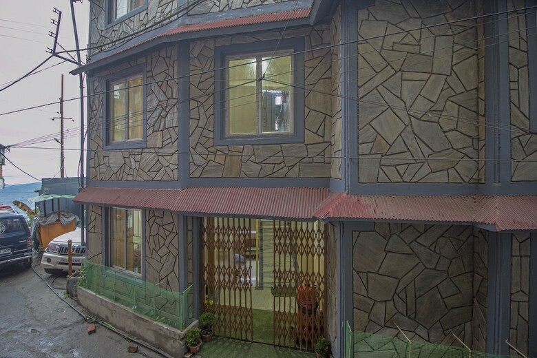 Oyo 26944 Hotel Inodoy