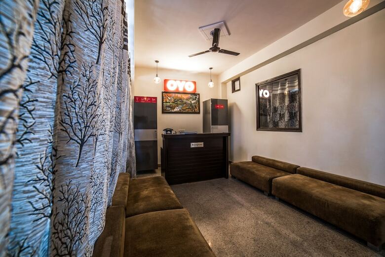Hotel Oyo 14388 Uk Residency
