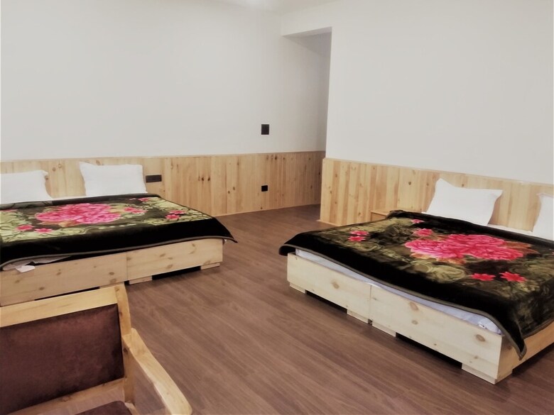 Hotel Glacier View Guest House