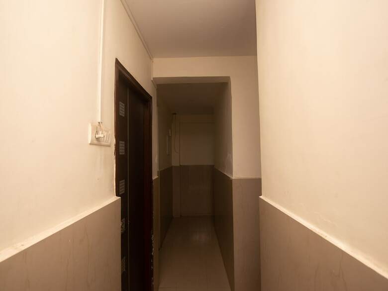 Hotel Oyo 23285 The Diplomat Lodging