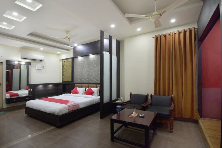 Oyo 24936 Hotel C-9