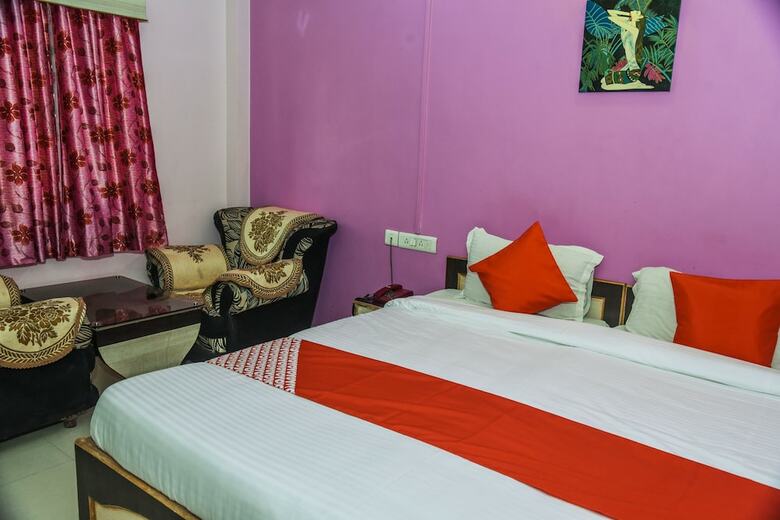 Oyo 15443 Hotel Mega Palace