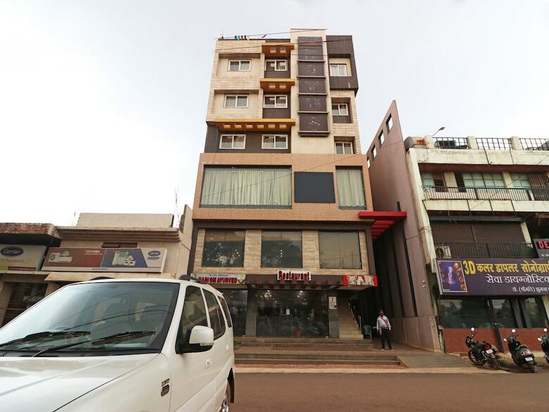 Oyo 4906 Hotel Lotus