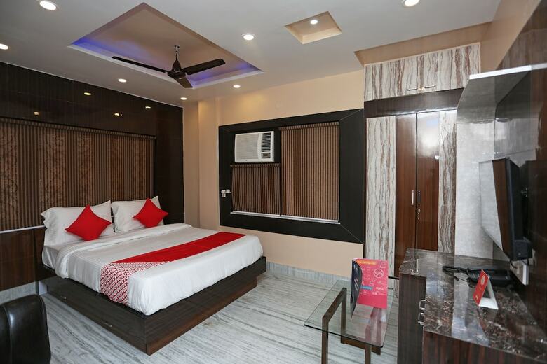 Hotel Oyo 15578 Dora House