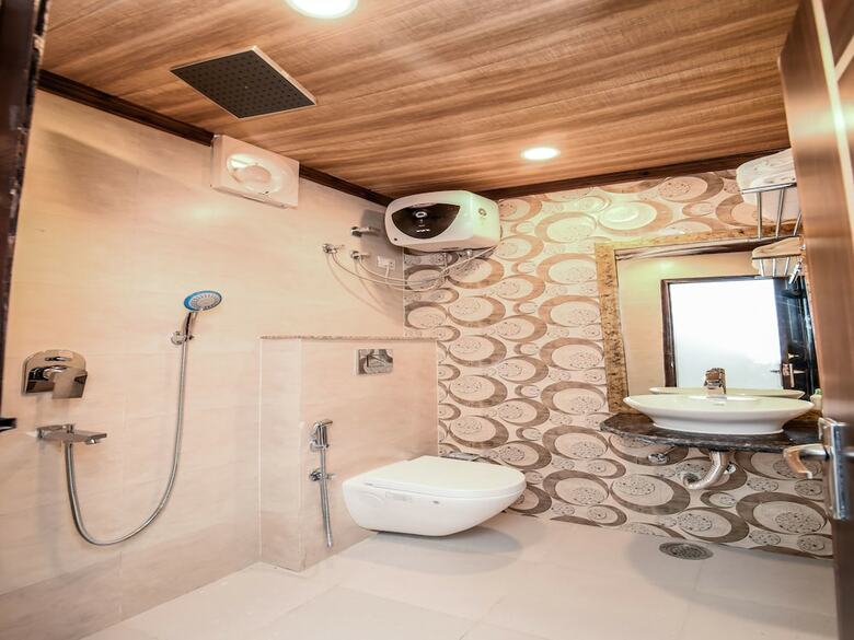 Hotel Oyo 14896 City Galaxy Inn