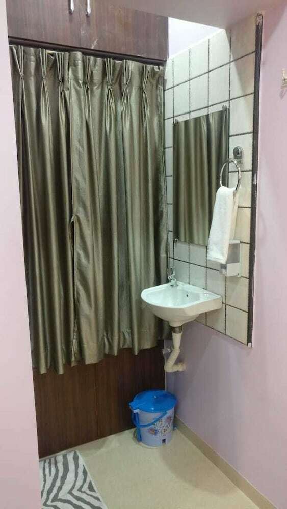 Hotel Jk Rooms 144 Sai House