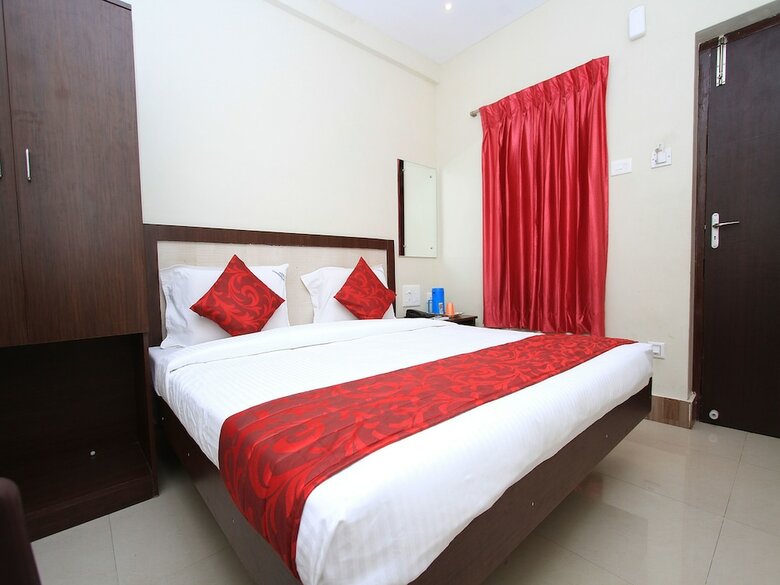 Oyo 16691 Hotel Chakkaravarthi