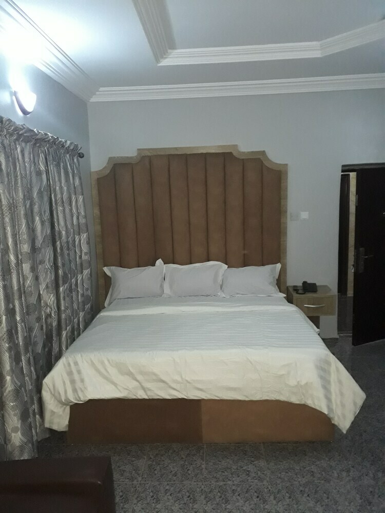 African Princess Hotel New Haven