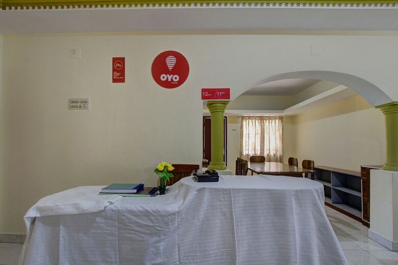 Hotel Oyo 22924 Gv Residency