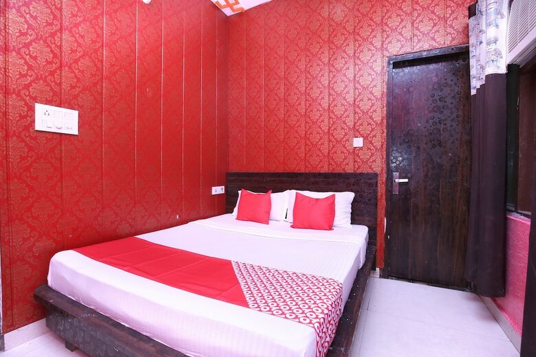Oyo 19565 Hotel Galaxy