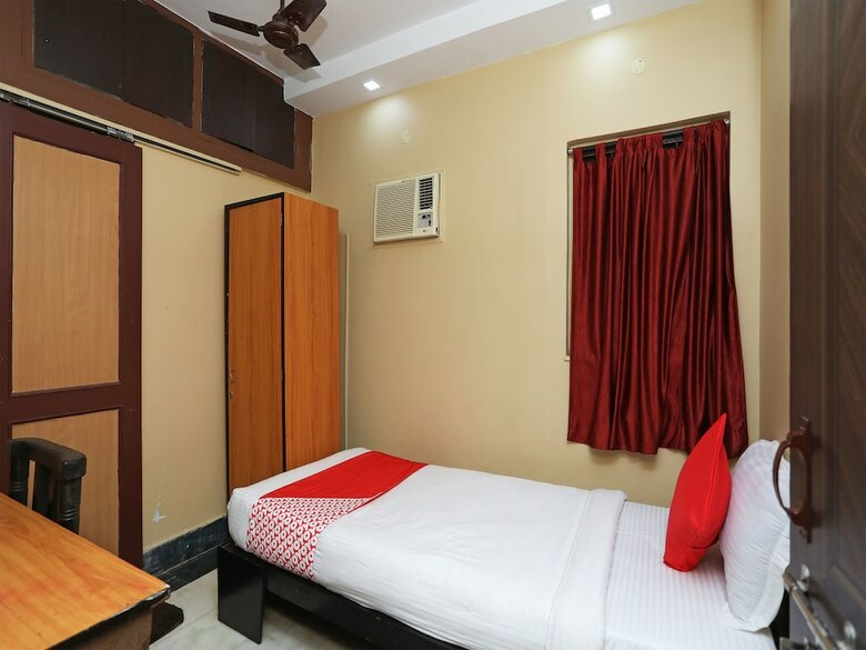 Hotel Oyo 16616 Springwoods Residency