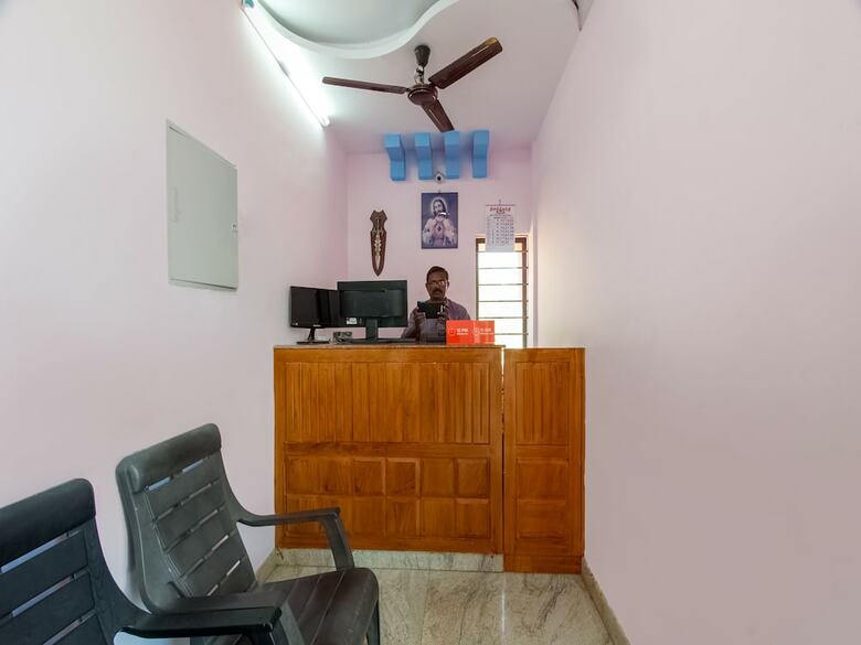 Hotel Oyo 24967 The Grand Diamond