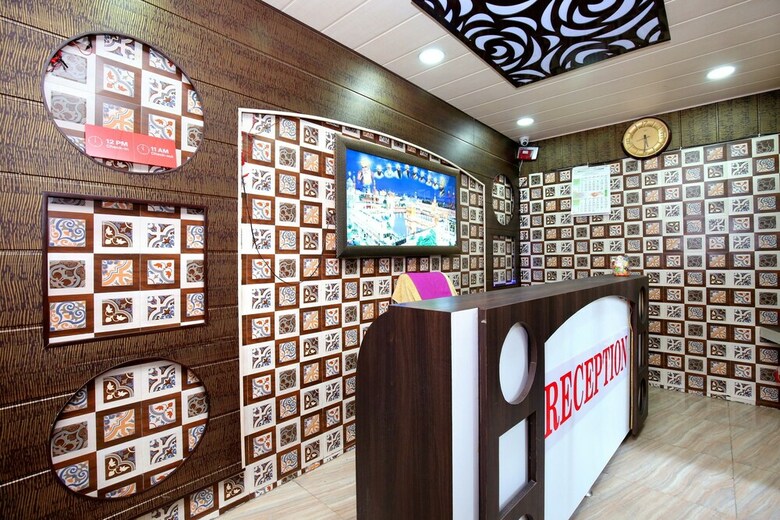 Hotel Oyo 19473 Rr Residency
