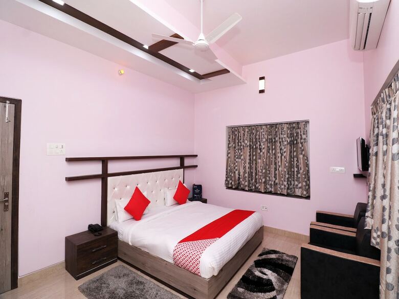 Oyo 23416 Maharaja Hotel