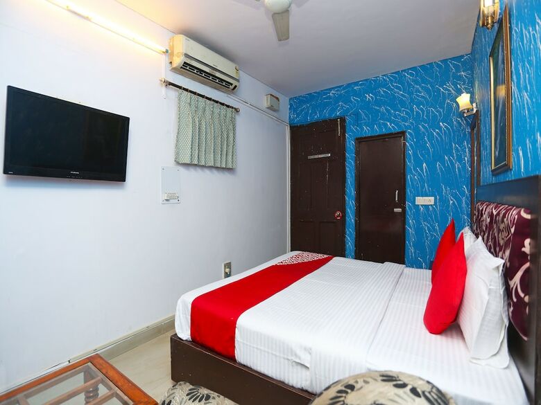 Hotel Oyo 14908 Chirag Residency