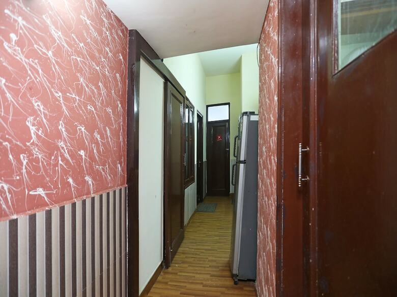 Hotel Oyo 14908 Chirag Residency