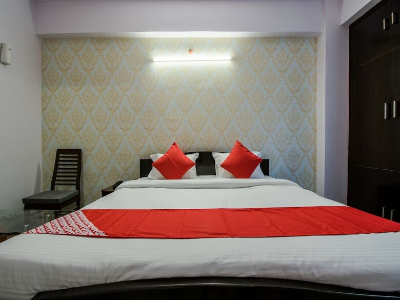Hotel Oyo 22886 Virasat