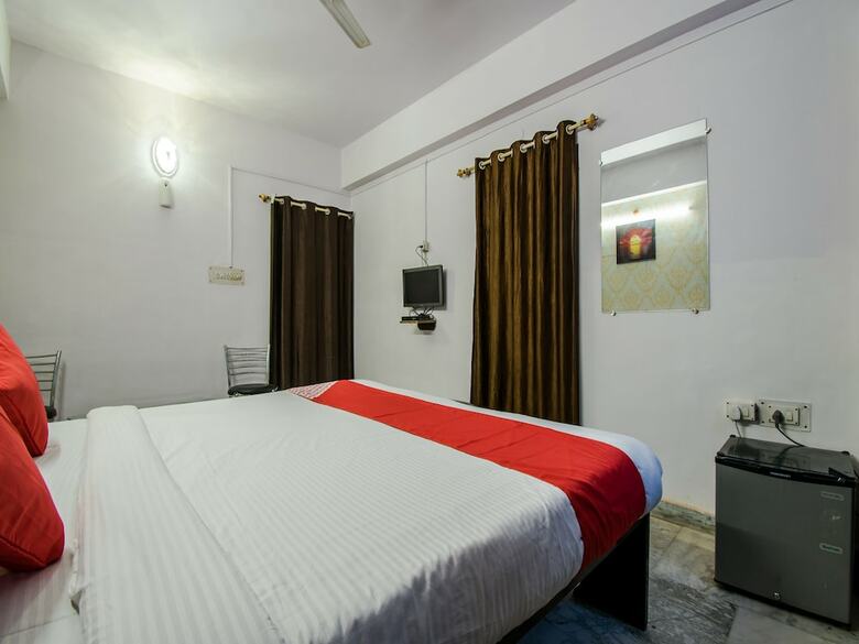 Hotel Oyo 22886 Virasat