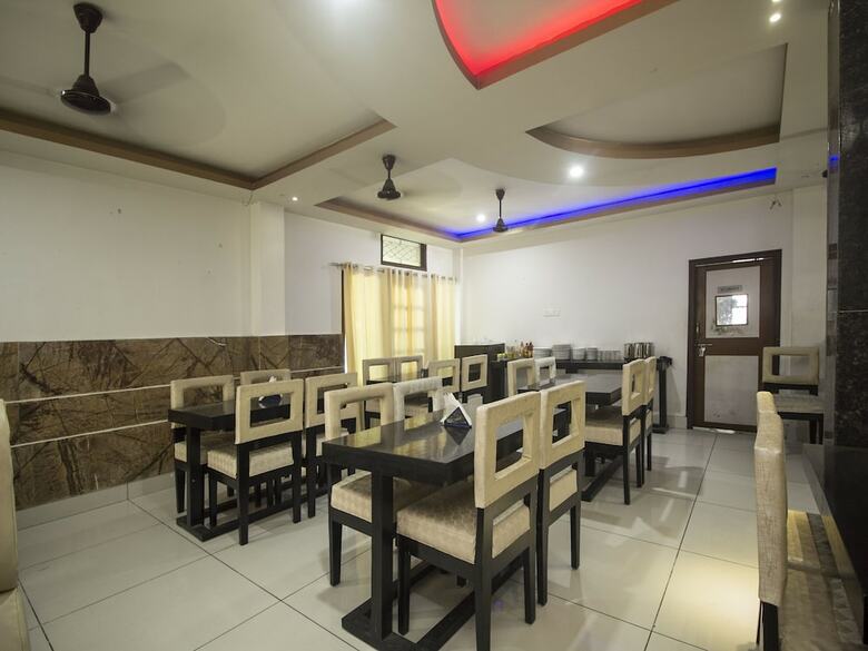 Hotel Oyo 17215 Garg Residency