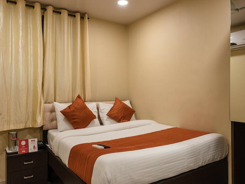 Oyo 5661 Hotel Ak Palace