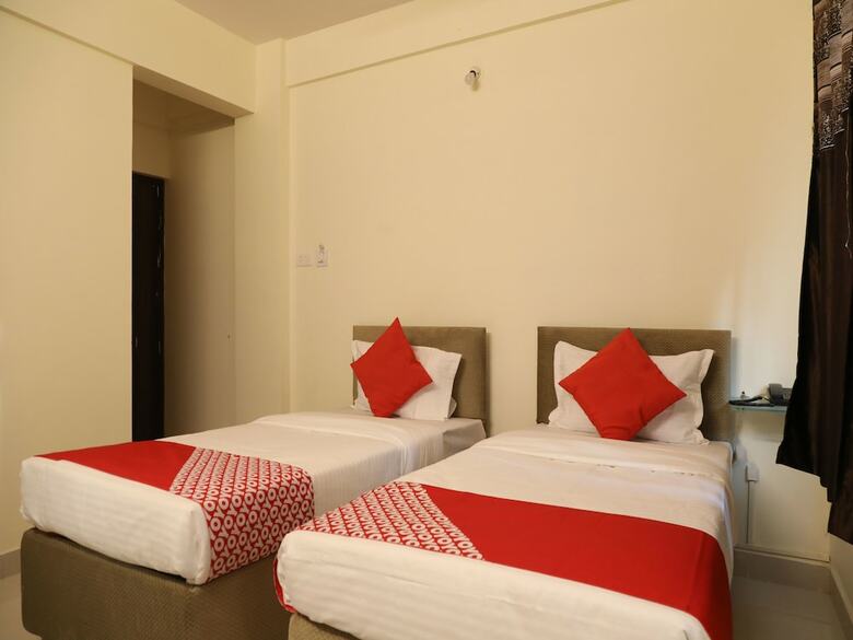 Hotel Oyo 23431 Ocsa Inn