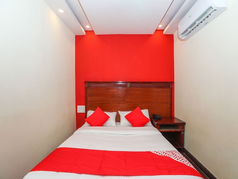 Hotel Oyo 14269 Btc Comforts