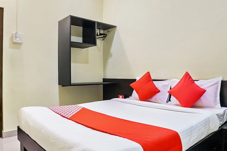 Oyo 24932 Hotel Royal Stay