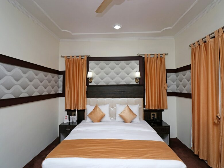 Oyo 22081 Hotel Shree Mazda