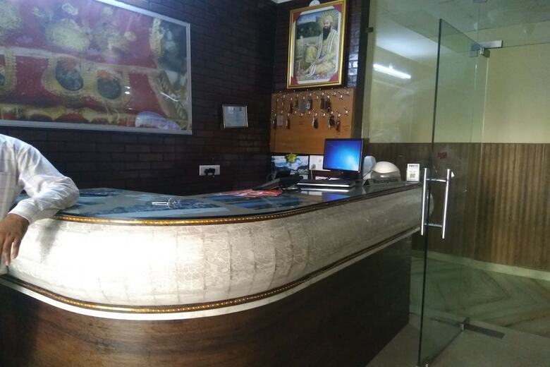 Oyo 23520 Hotel Ishant And Restaurant