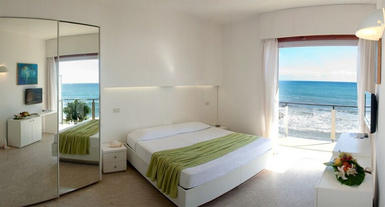 Hotel Caravelle