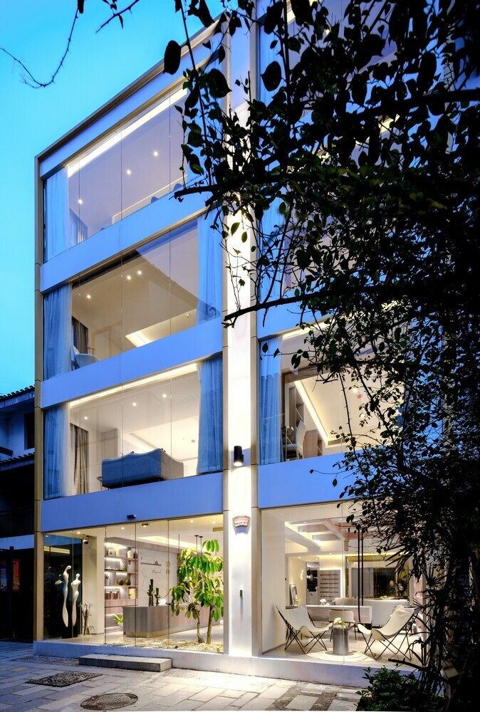 Bonjour Boutique Hotel