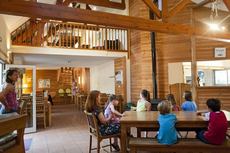 Camping Huttopia Rill�