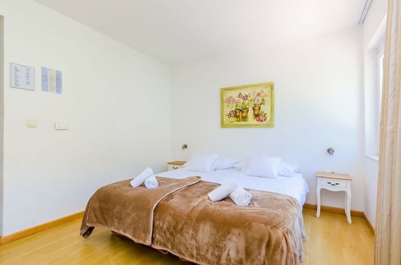 Aparthotel Villa Leona V2