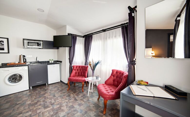 Lime Garden Hotel
