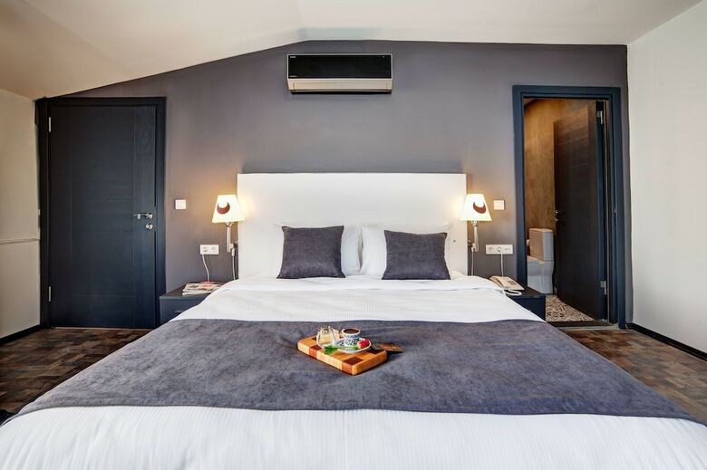 Lime Garden Hotel