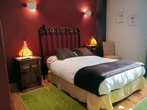 Logis Hostal Rural Txapi Txuri