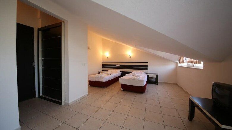 Savrose Suite Hotel