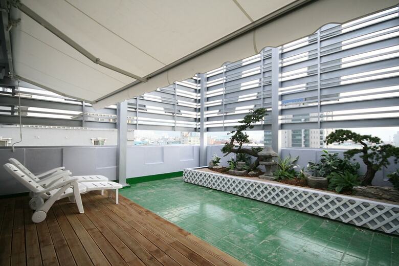 Hera Hotel