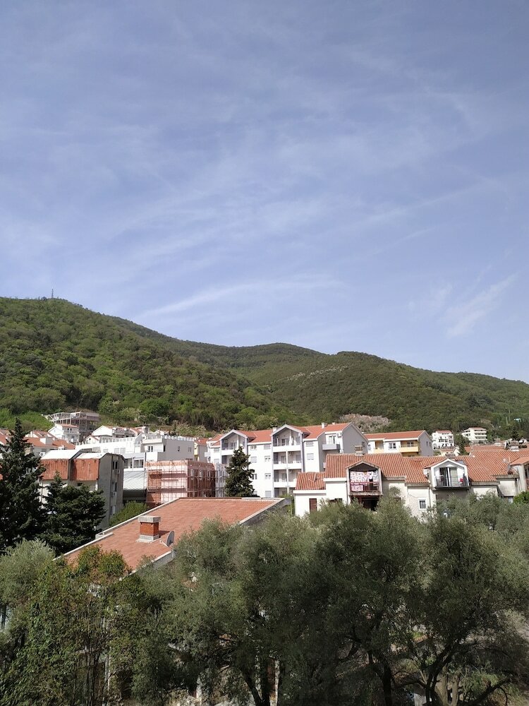 Lotus Alba Apartments