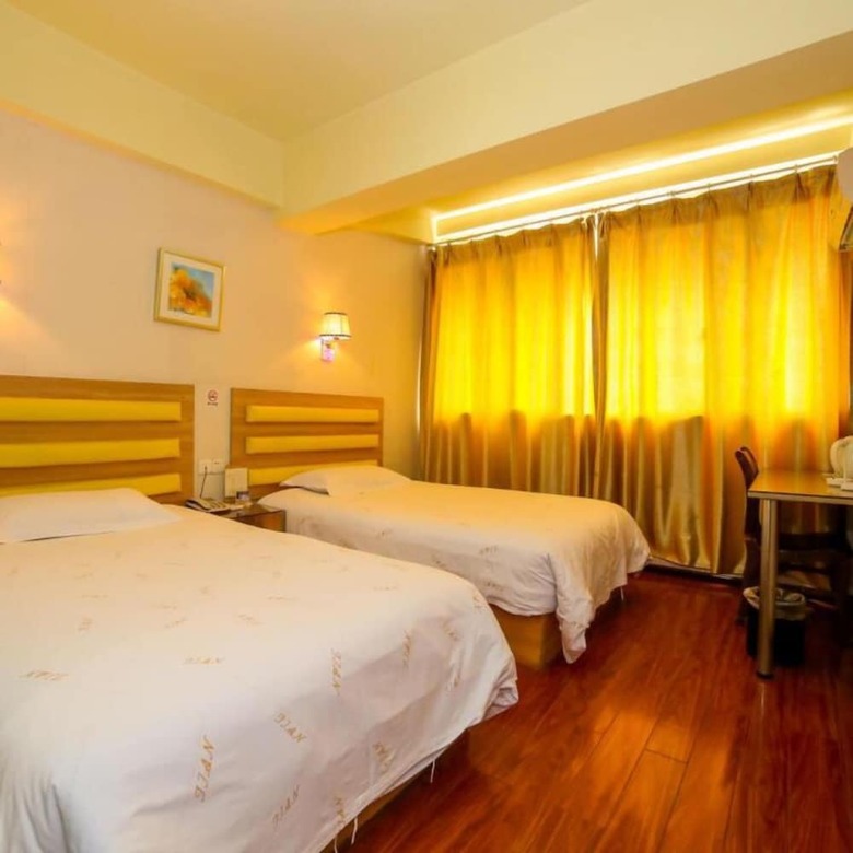 Yichang Tiantian Express Hotel