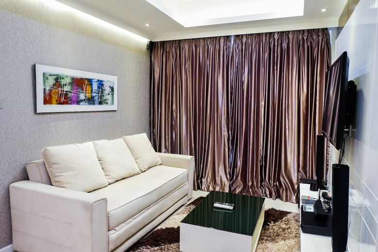 Furnished 1br City View Casa Grande Apartment