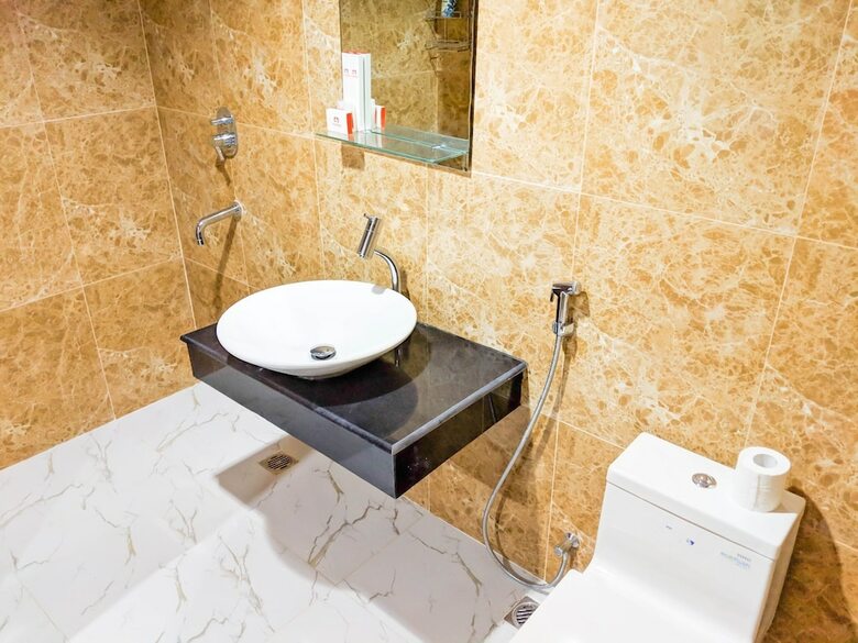 Deluxe 2br Apartment At Grand Sungkono Lagoon