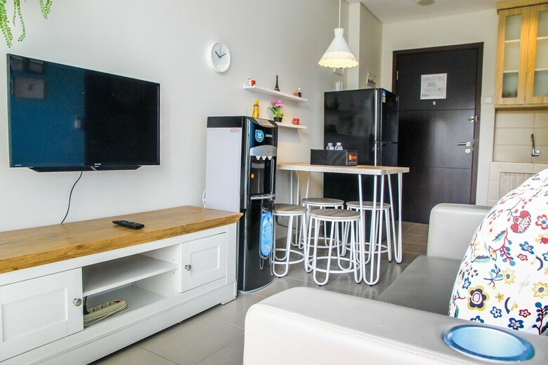 Comfortable 1br Saveria Apartment Near The Breeze Bsd