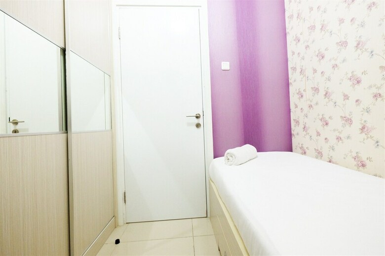 Affordable 2br Green Pramuka Apartment With Pool View