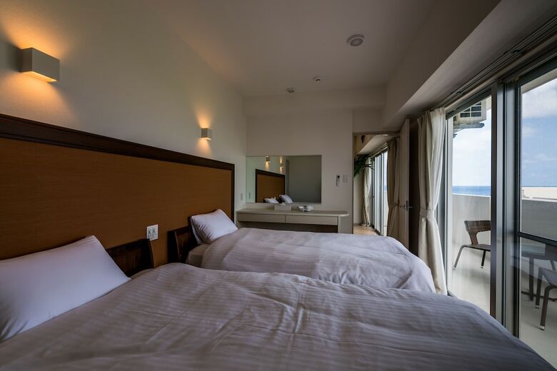 Apartamentos Minato Chatan Seaside Condominium
