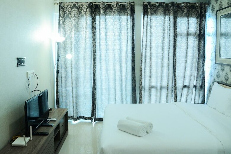 Modern City View Studio Apartment At Puri Mansion