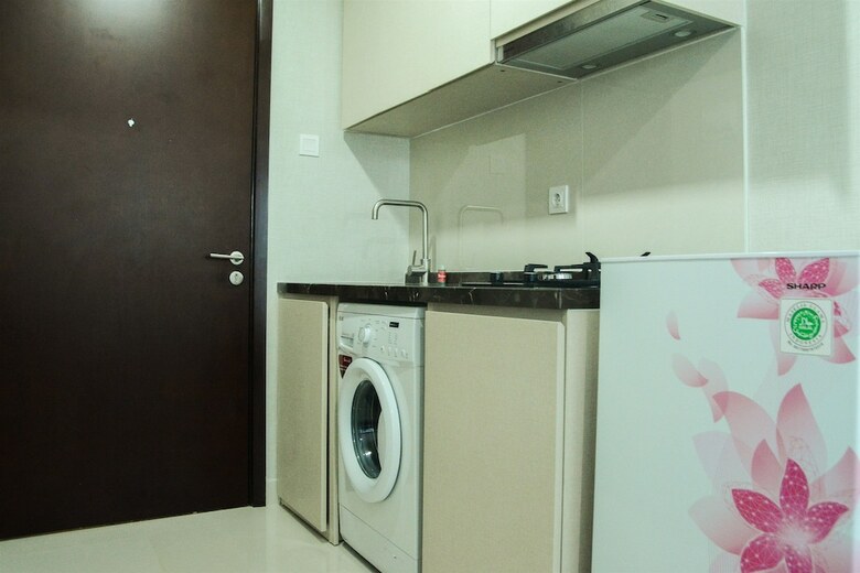 Modern City View Studio Apartment At Puri Mansion