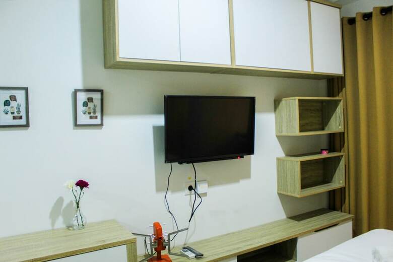 Modern And Comfortable Studio Springwood Apartment